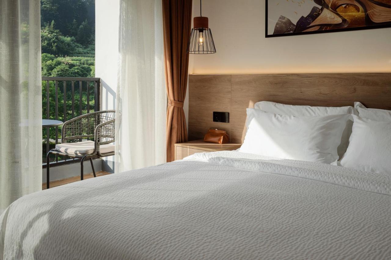 Whispering Mountains Boutique Hotel Zhangjiajie Eksteriør bilde