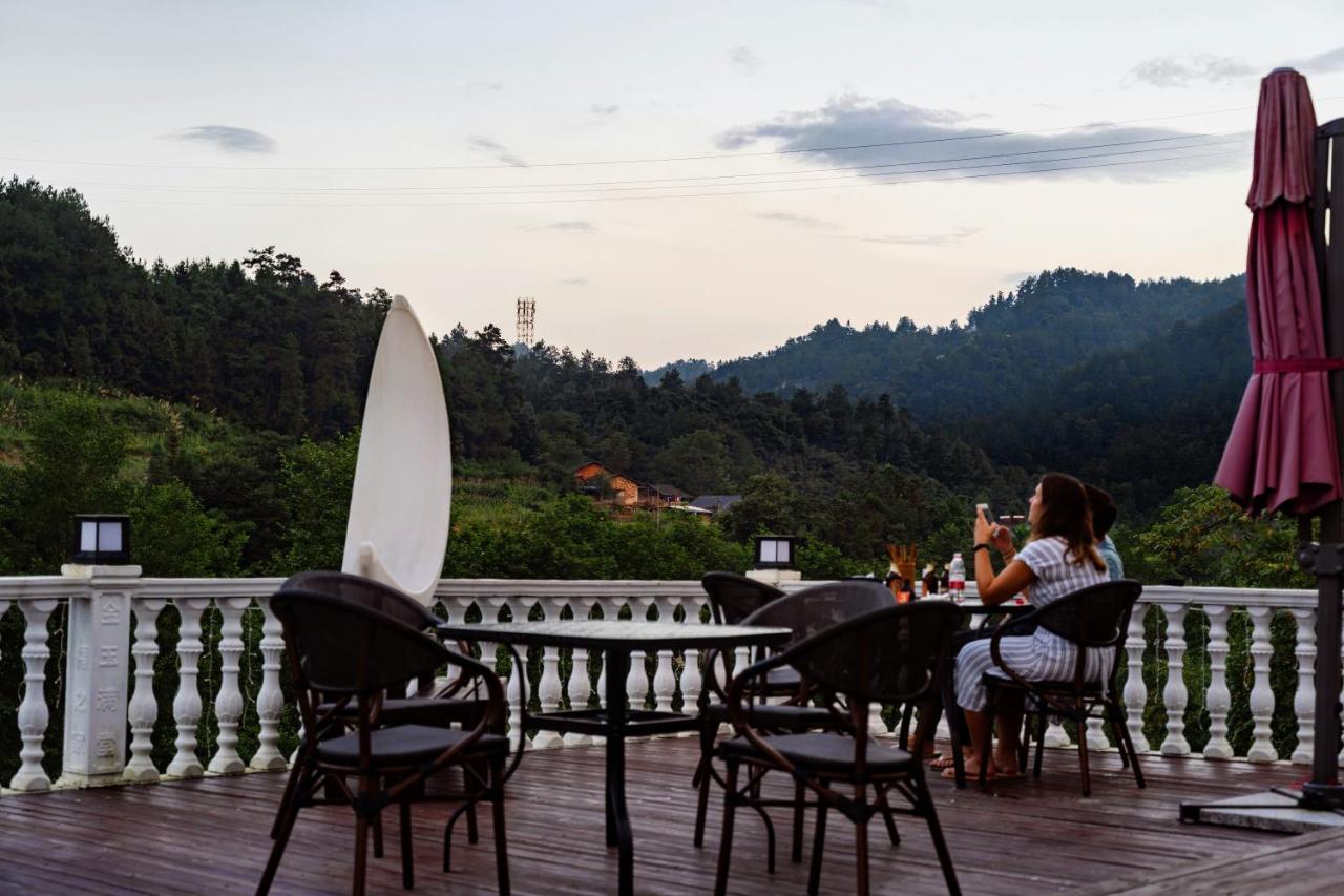 Whispering Mountains Boutique Hotel Zhangjiajie Eksteriør bilde